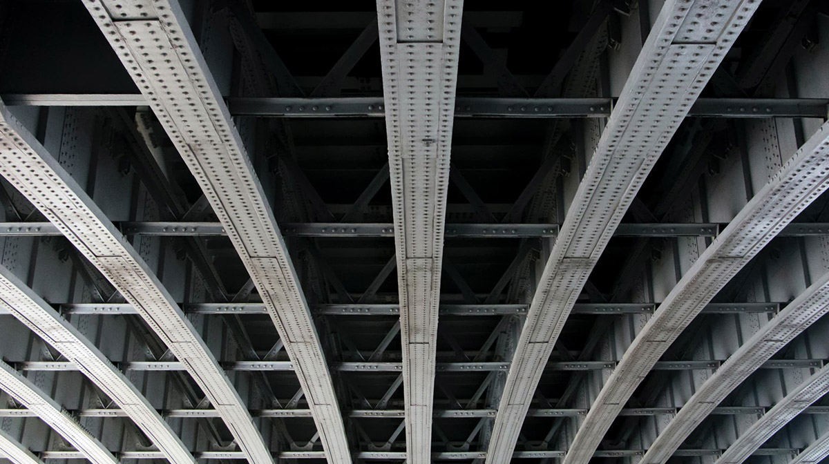 <b>民用基建</b>——Ray II将基建检验和设计工作提升至全新高度，采集结构的扫描精度和速度处于领先水平，提升驾驶安全和道路、桥梁、风力涡轮机、隧道、大坝等设施建造维护的复原能力。