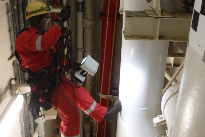 Artec Leo和Ray联袂在近海轮船上制作15米的替换管道